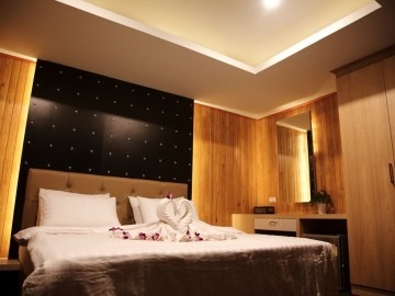 Pooh Bar Resort & Lotusdive