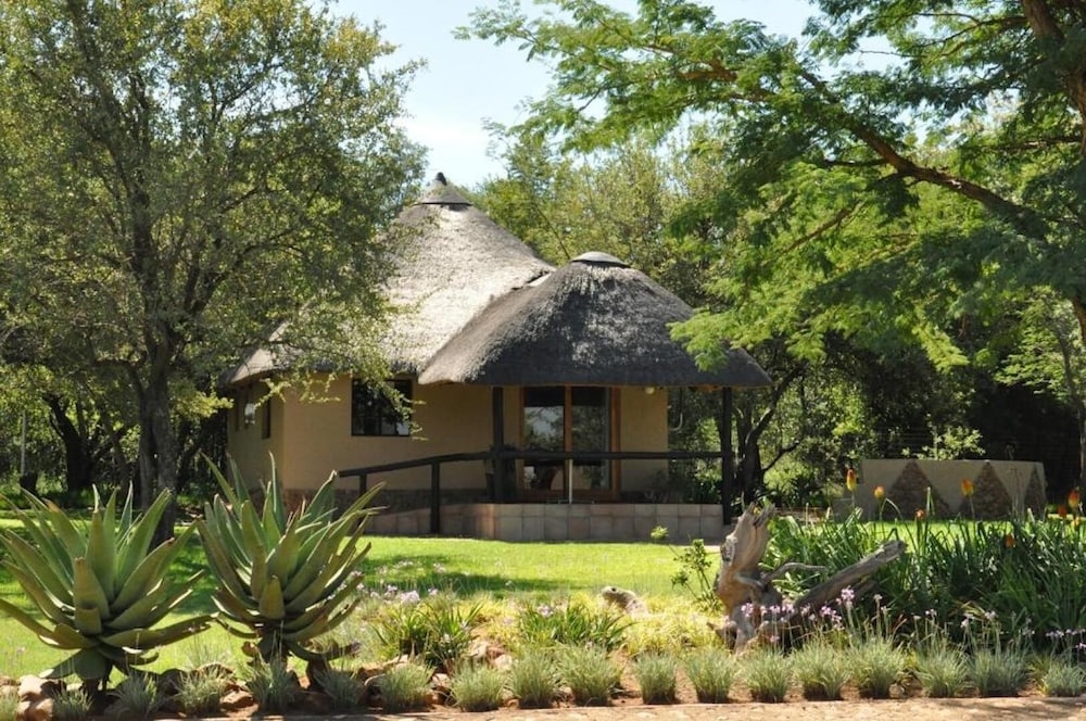 Ukutula Lodge And Lion Education Centre