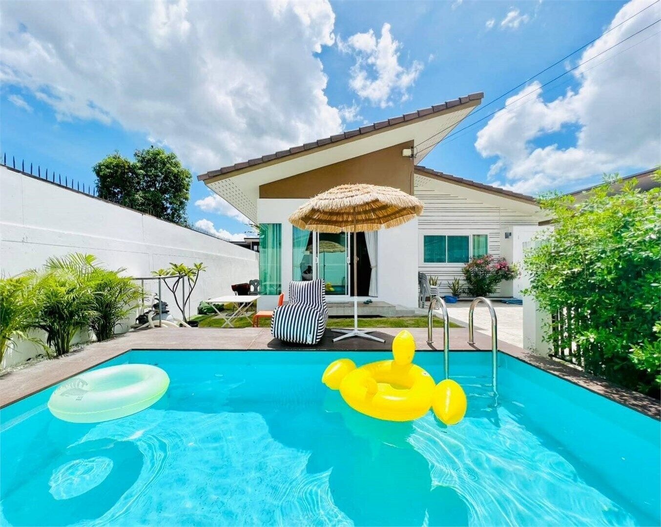 GAO Akira Pool Villa