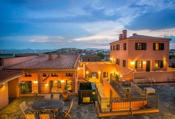 Varos Village Traditional Hotel