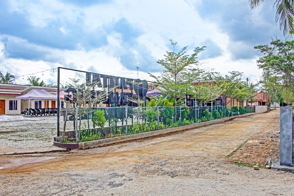 OYO 91643 Homestay Daniel 76NearTaman Hijau Karimun