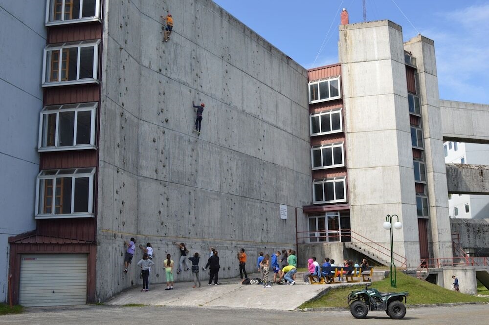 Oca Manzaneda Estacion de Montana