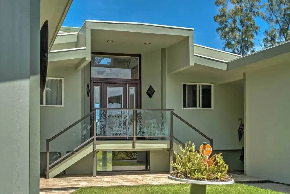 Direct Oceanfront, Big Island Home