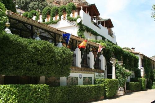 Hotel Rural Albamanjon