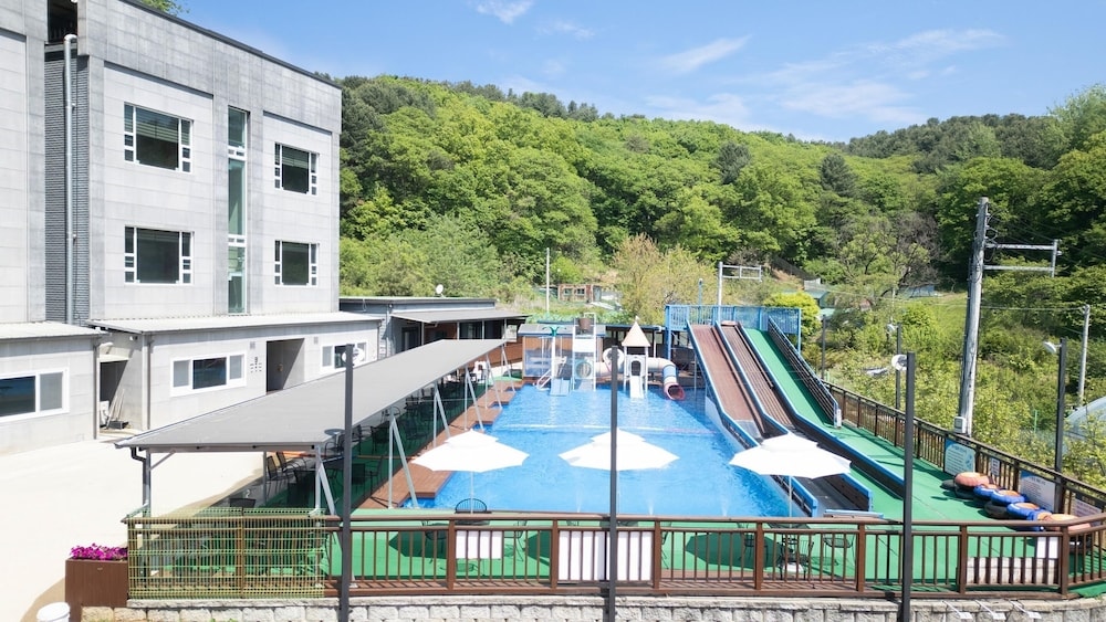 Namyangju Cozy Hill Spa Pension