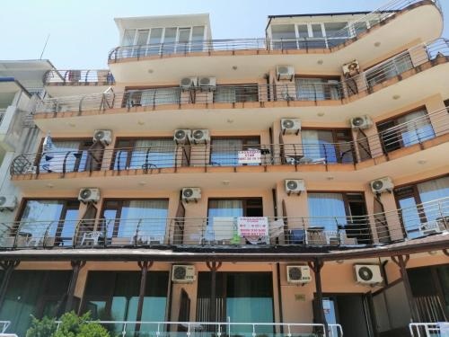 ???? ?? ????? Marinovi