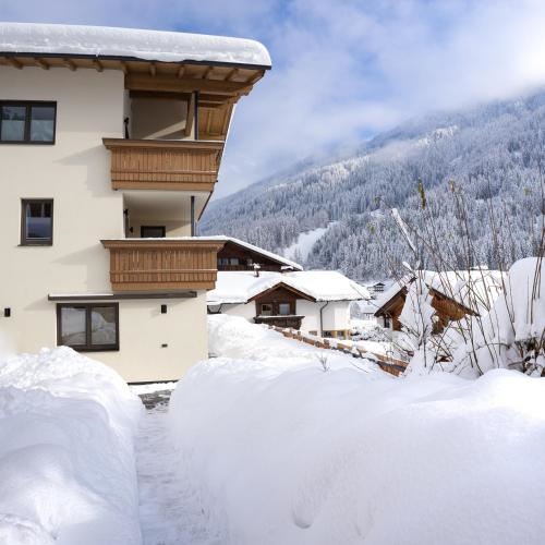 Berg' & Bluamen Appartements Stubai