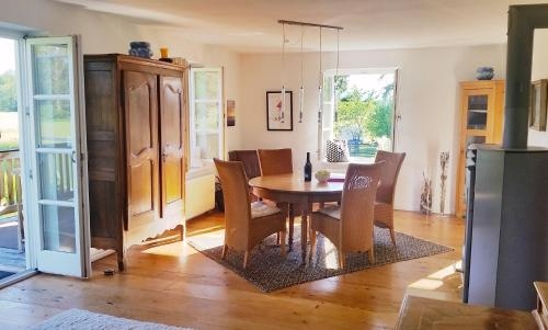 5 Sterne FeWo mit Garten und Bergblick in Chiemsee-Nahe