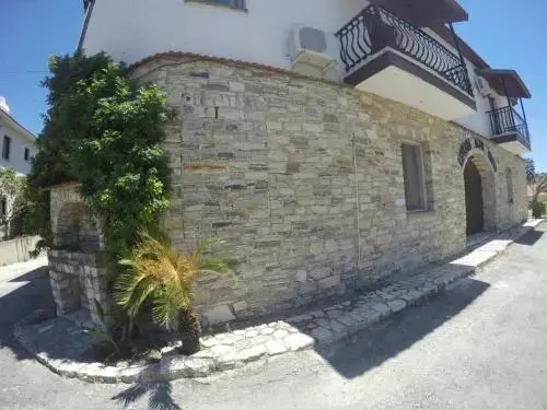 Lefkara Aloni House