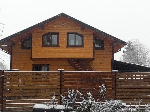 Sadyba Gutsulska Pisnya Lodge