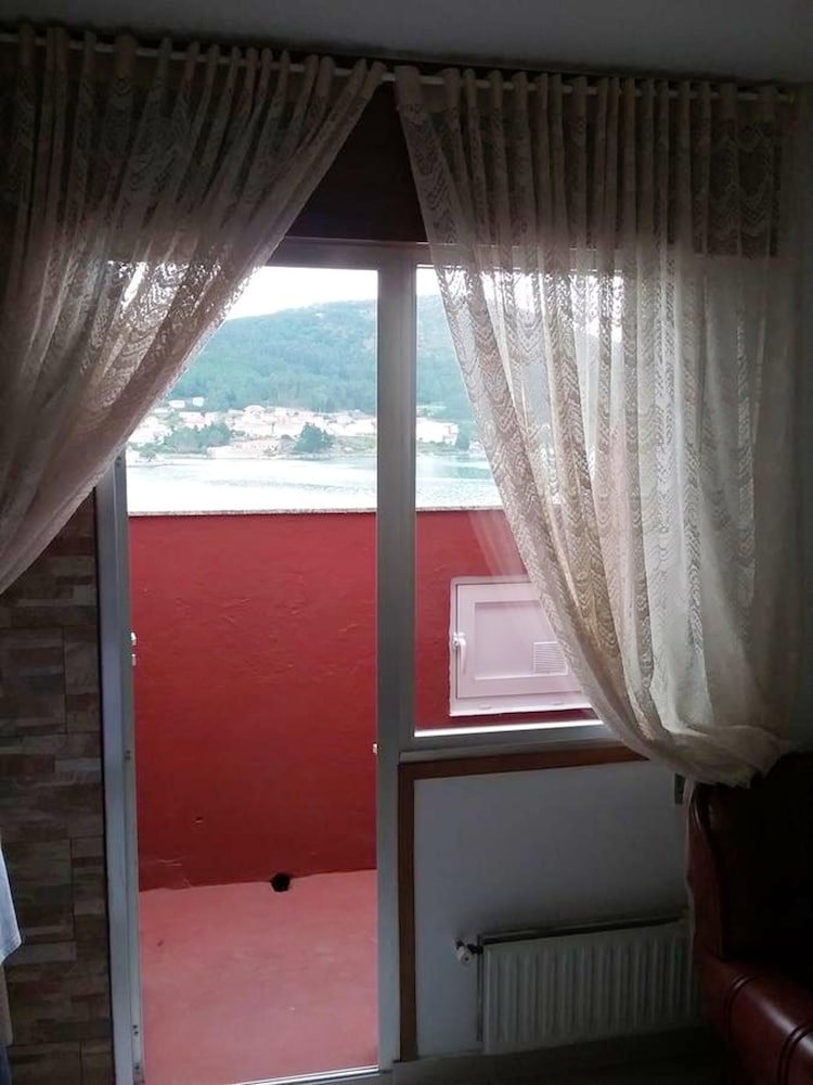 Apartment With 3 Bedrooms in Cee