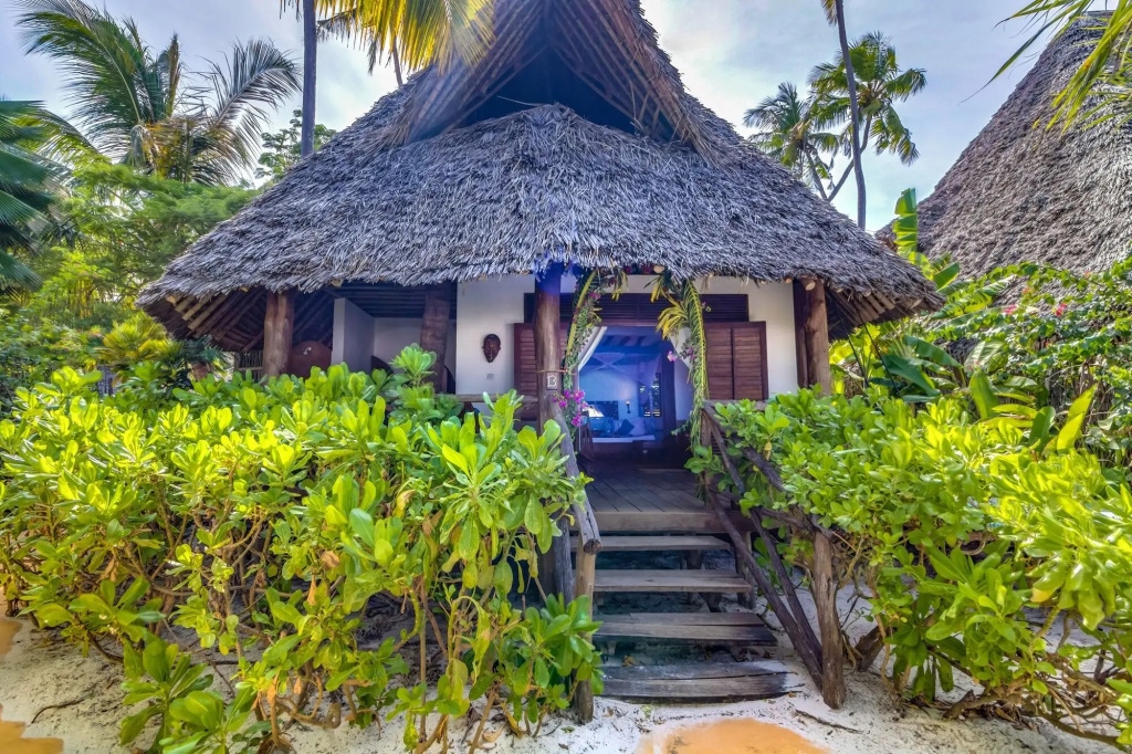 Green and Blue Ocean Lodge