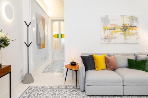 Amazing Art Deco Villa 150m to sea with Daily Housekeeping