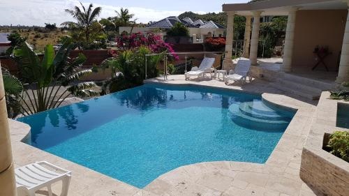 Crenity Villa