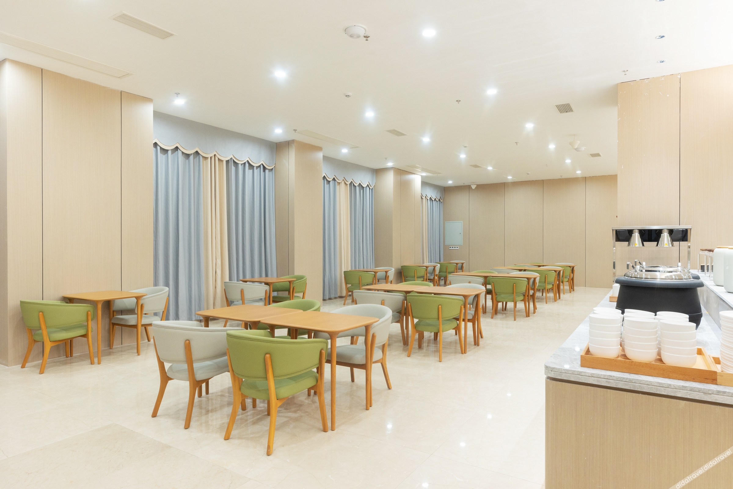 All Seasons Hotel (Zigong Huashang International City)