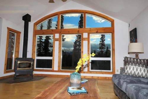 3 Bedroom Home with Amazing Views 11 mi from Denali