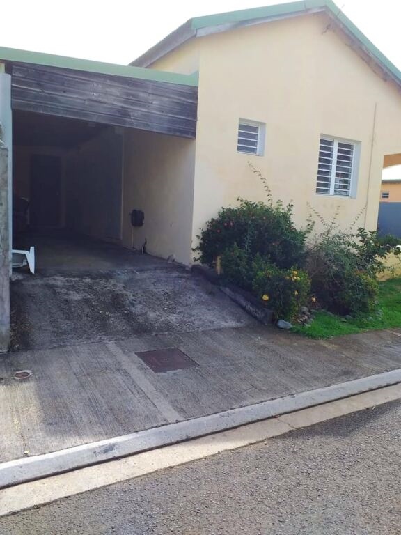 Studio in Goyave, With Wonderful City View, Furnished Garden and Wifi - 4 km From the Beach