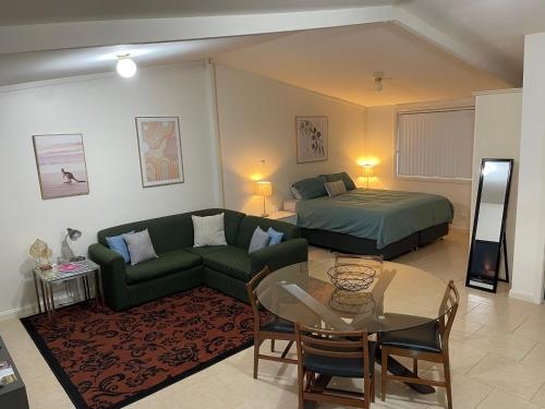 Comfortable and well equipped Studio Apartment in Mudgee Rest Easy Mudgee Studio