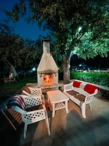 Riverside Guesthouse