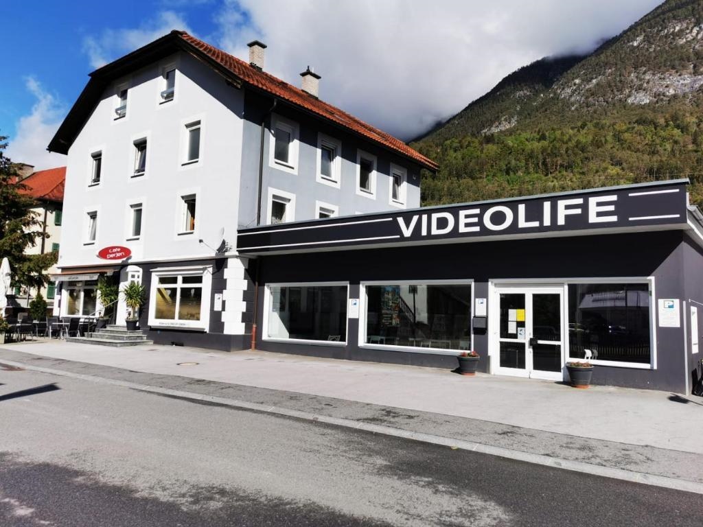 Dachgeschoss-Apartment in Landeck - 140m?