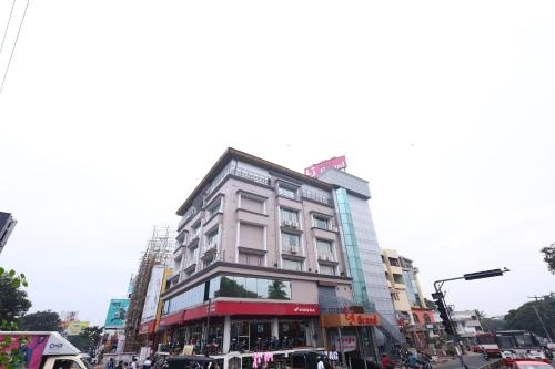 LJ Grand