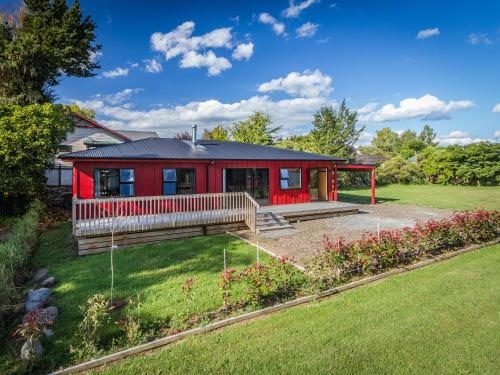 Cosy Warm Log Cabin - Ohakune Holiday Home