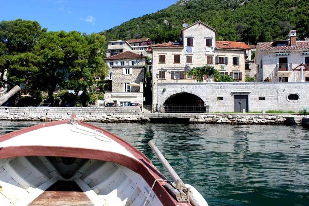 Sunny Port Apartment & Rooms