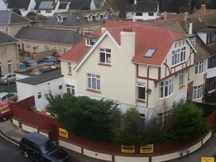 Barbie House ,Opposite The Beach & Pier ,2 Ground Floor Apartments Each With Private Car Space & Garden , Free Access Next Door To The Stunning Ballet & Make Up School & A Beautiful Ladys Beauty Salon