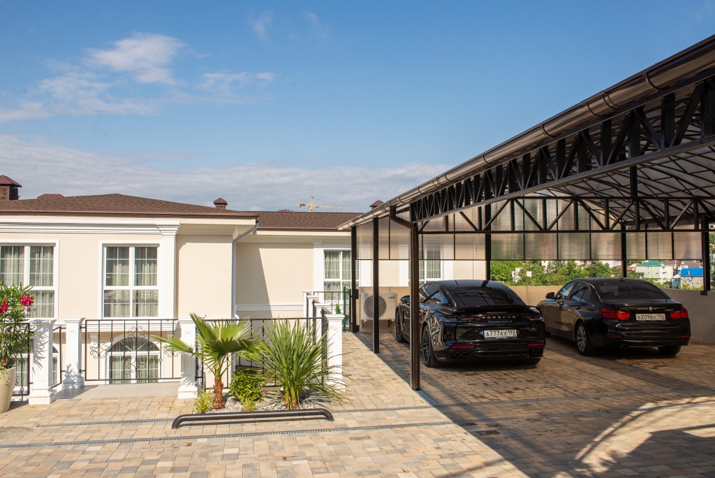 The White Residence Guest House