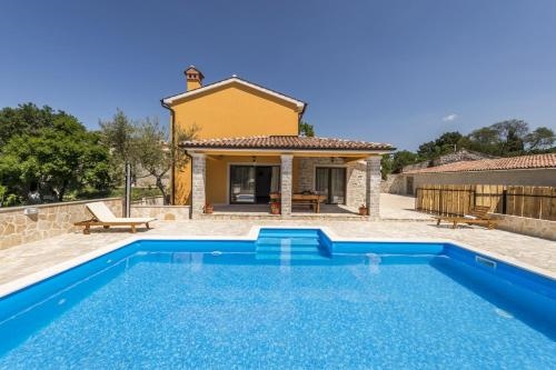 Spacious Four Bedroom Villa Marija Klostar