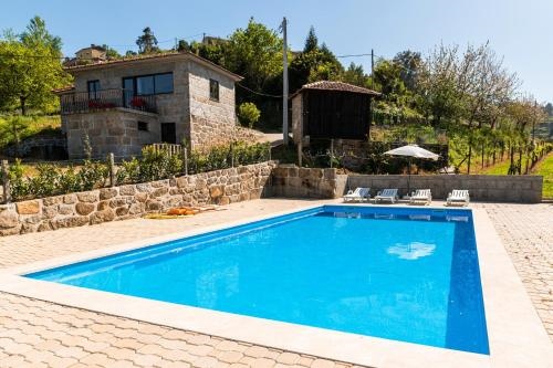 Idyllic Villa in Fornos + Pool!