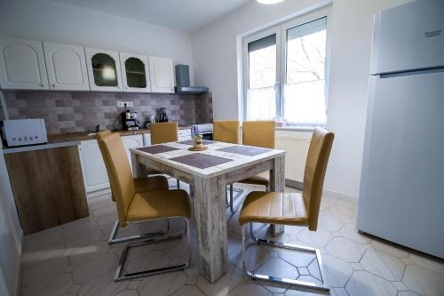 Thermal Next Ii Weninger Apartman Kiskunhalas