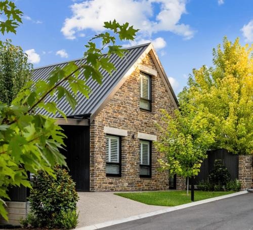 Vale 194 Newly built in McLaren Vale 5 holiday homes with king size beds