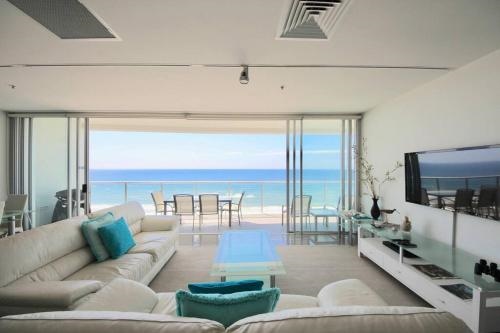 Beachfront Air on Broadbeach Amazing Views