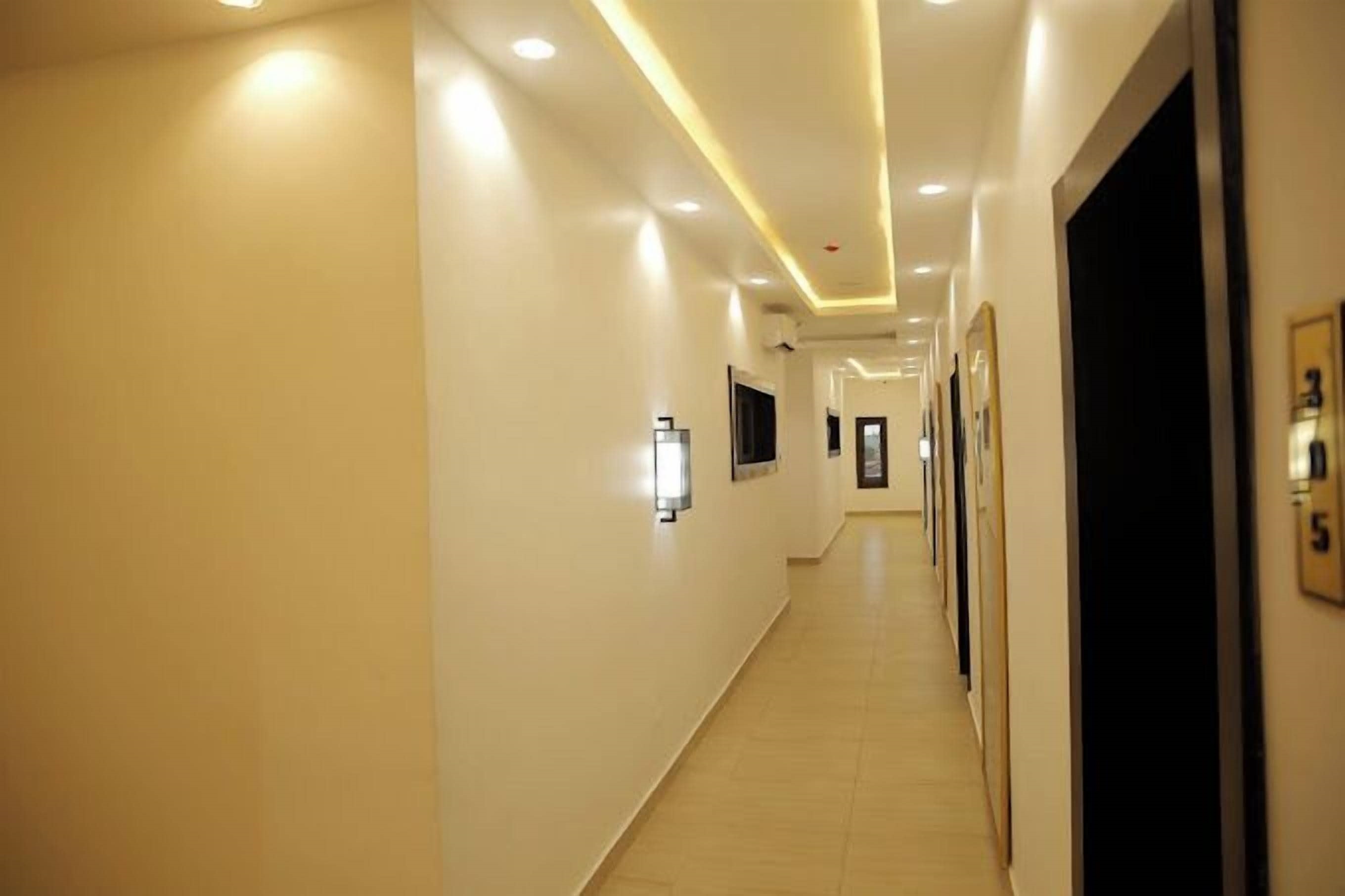 Royality Hill Apartment and Suites
