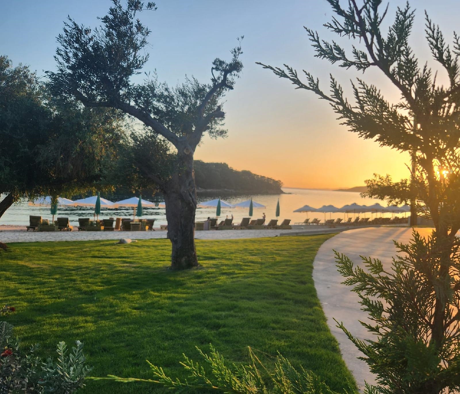 Arete Seaside Hotel