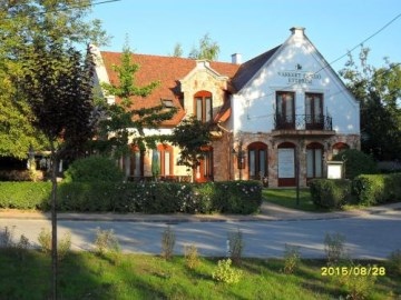 Varkert Pension and Restaurant