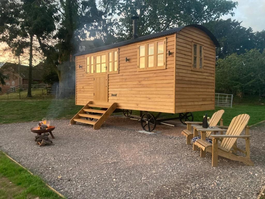 Shepherd’S Hut - the Mule (Adults Only)