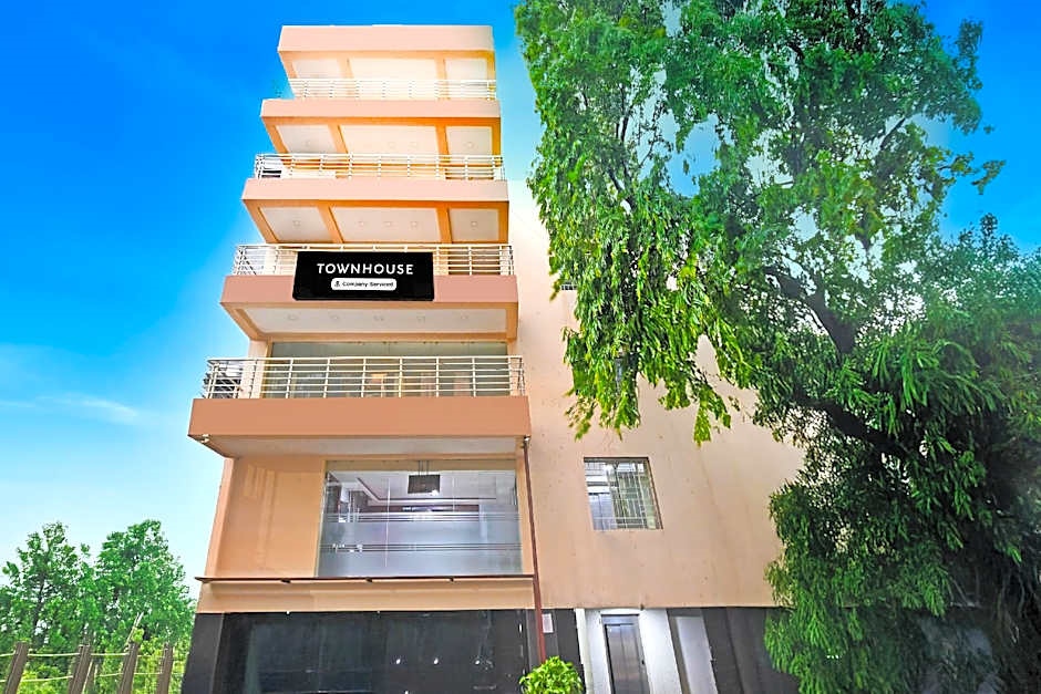 Super Townhouse Sahayogi Nagar Near Big Bazaar