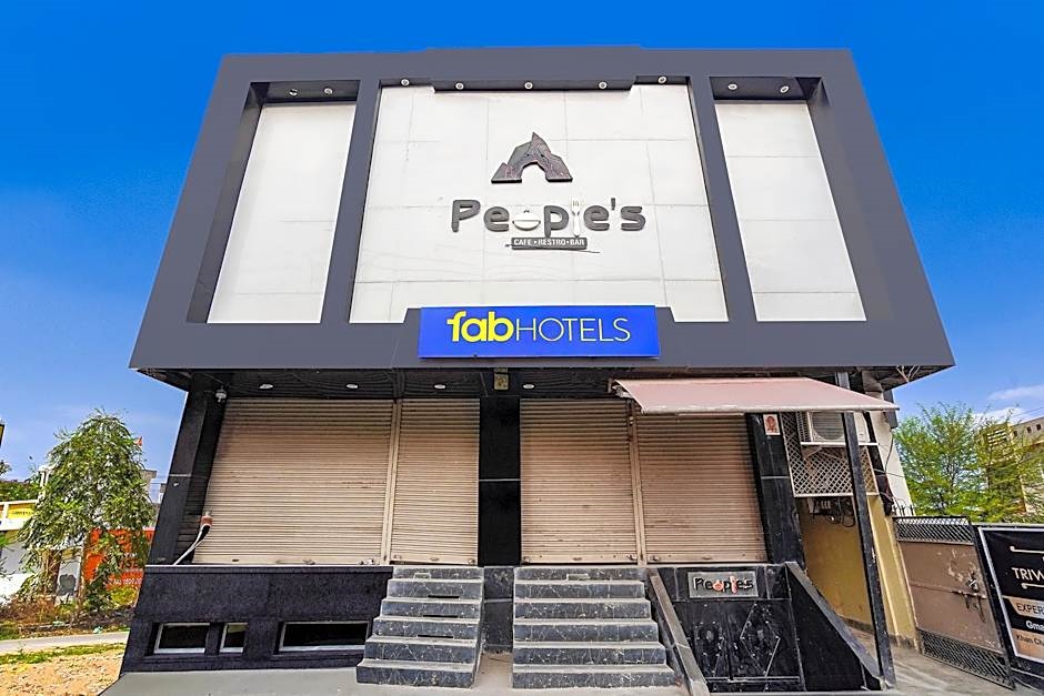 Fabhotel Triweni Palace