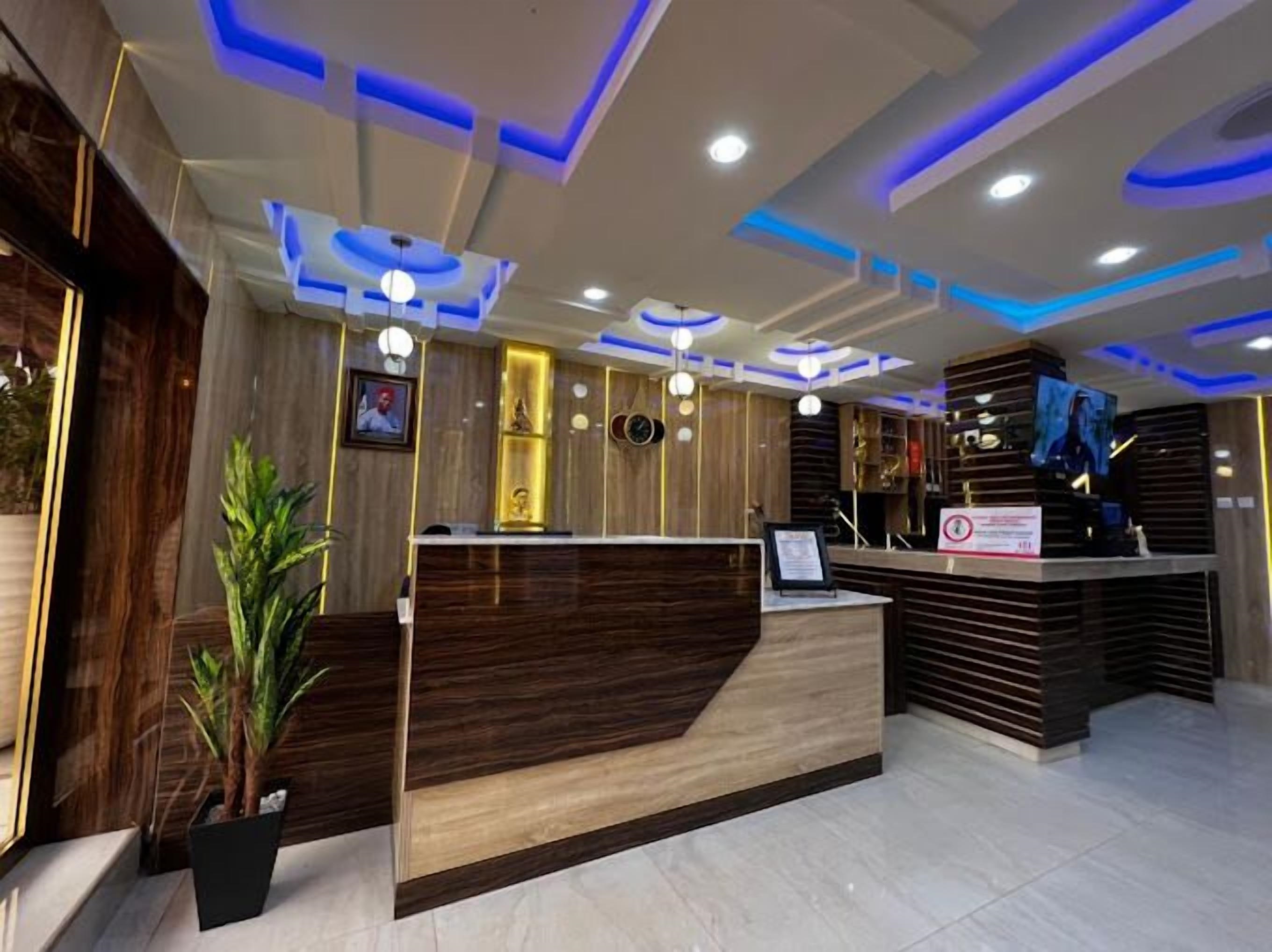 Dekings Luxury And Suites