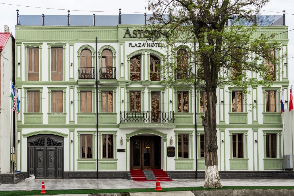Astoria Plaza Hotel