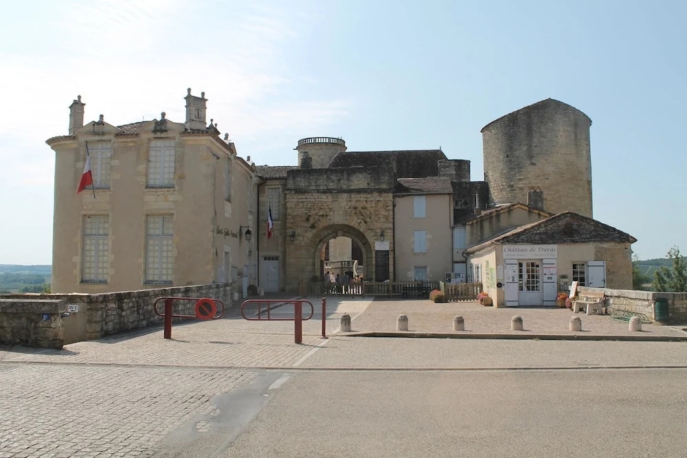 Apartment With 2 Bedrooms in Duras, With Wonderful City View and Wifi