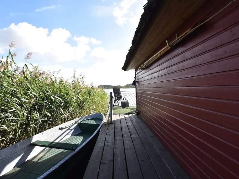 Ferienhaus mit Bootssteg in Sternberg