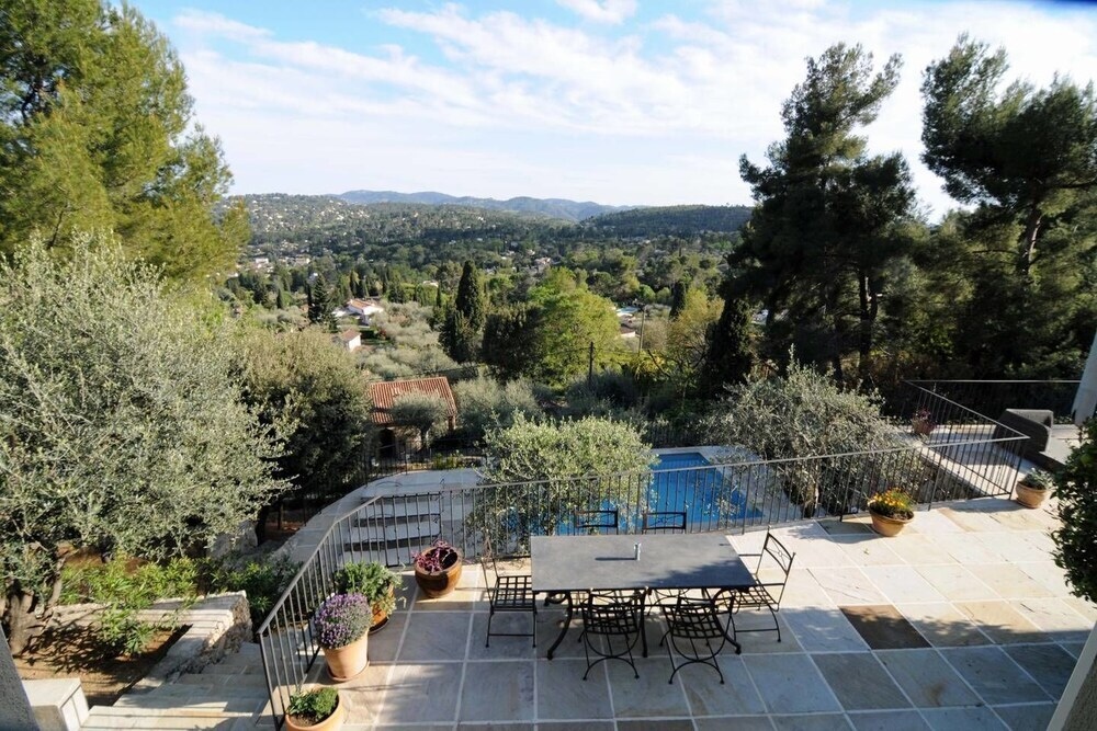 Luxury 3 bedroom villa with pool