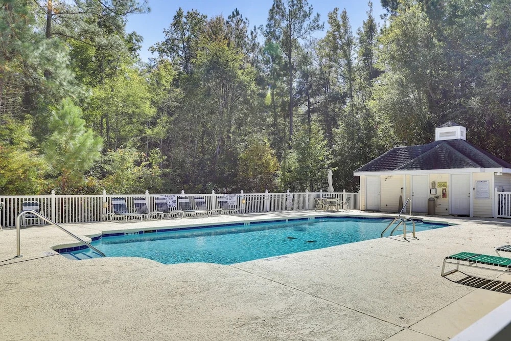 Community Perks & Golf Course Views: Longs Condo