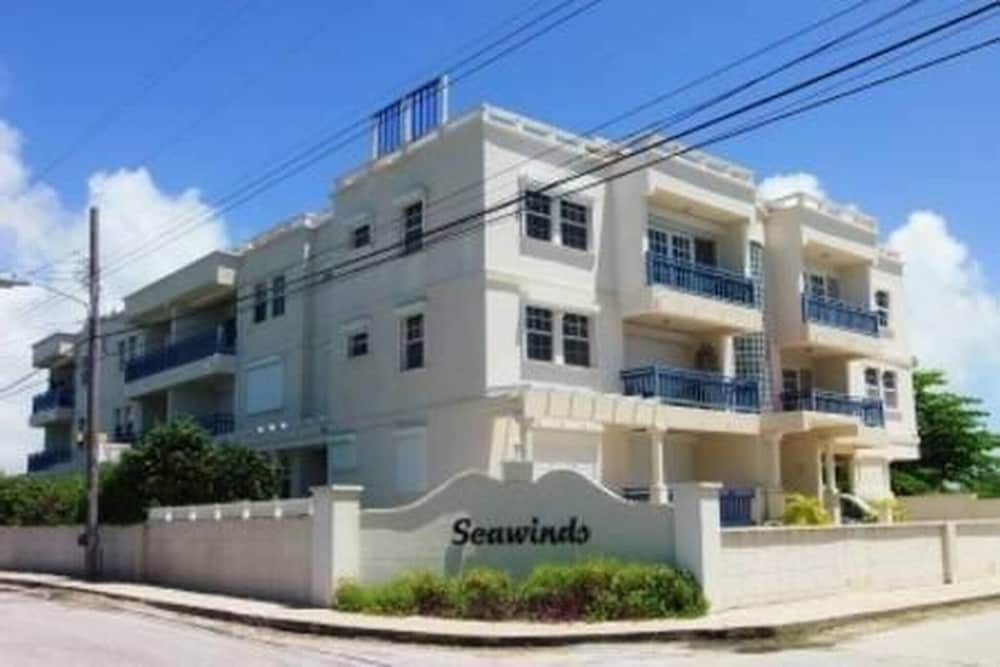 Beautiful Apartment Across The Road From The Beach