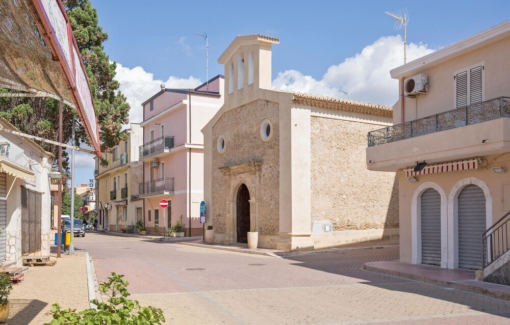 Amazing Apartment in Torre Melissa With 2 Bedrooms and Wifi