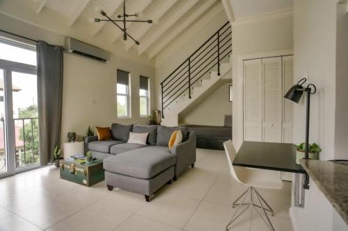 Choose To Be Happy @ Eight