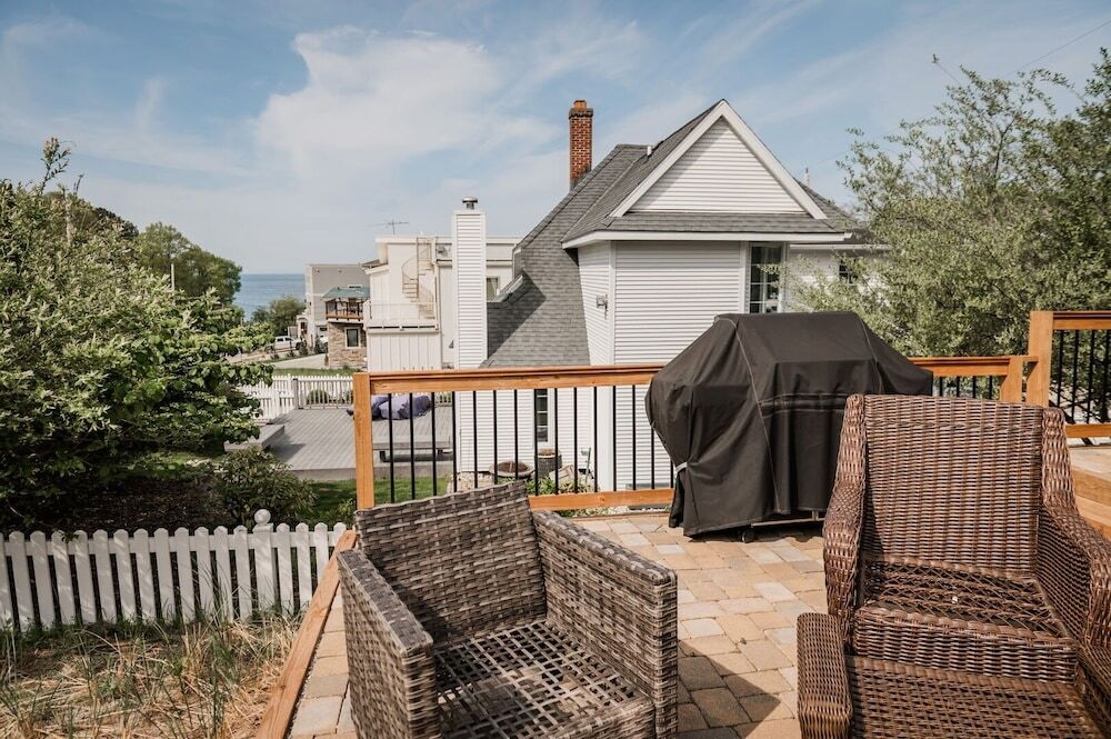 4BDR Blue Haven Cottage Grand Haven 150